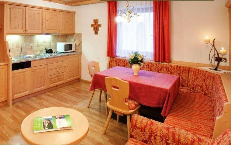Residence Forcelles Сан-Кассіано Номер фото