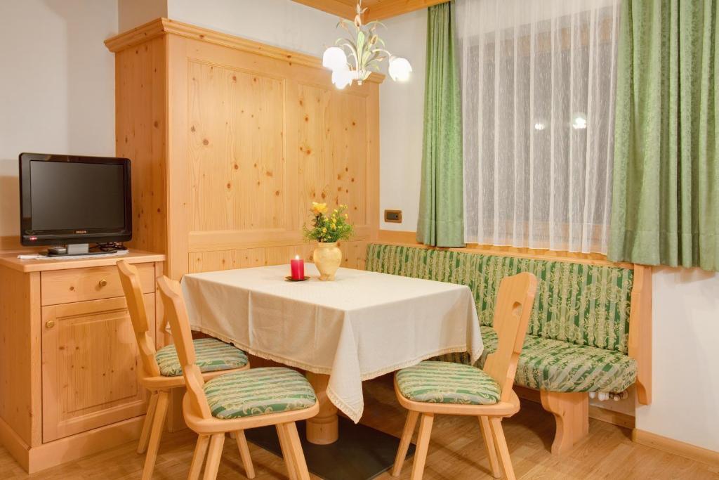 Residence Forcelles Сан-Кассіано Номер фото