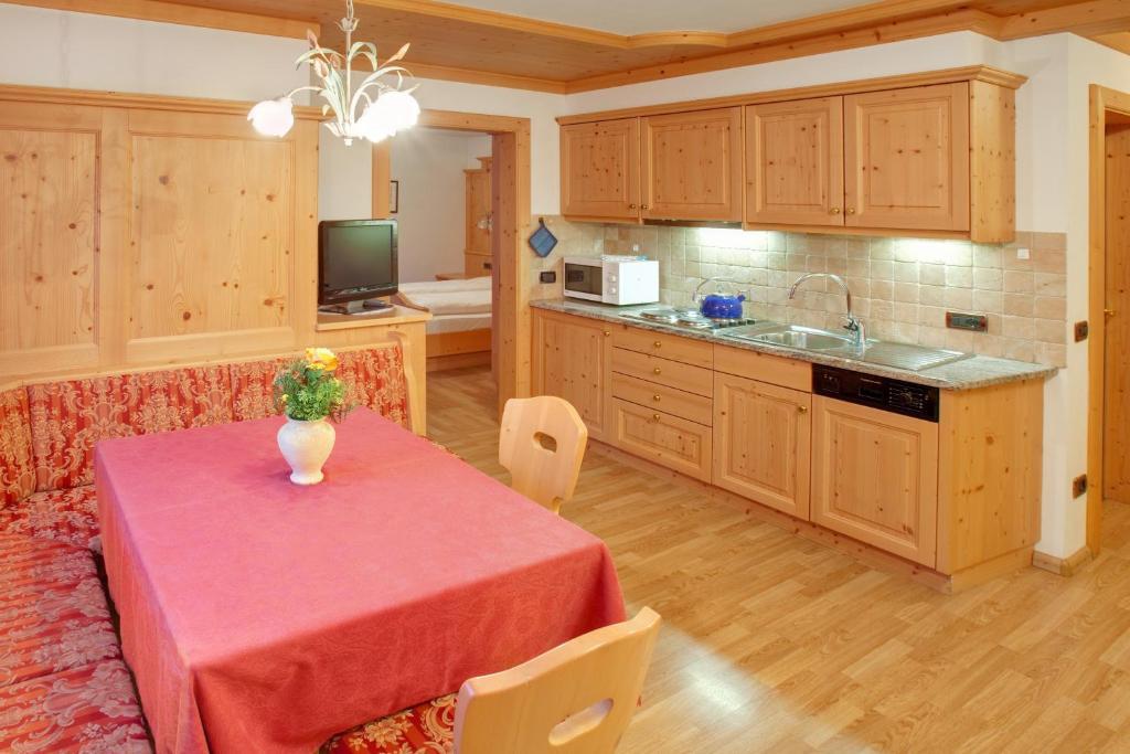 Residence Forcelles Сан-Кассіано Номер фото